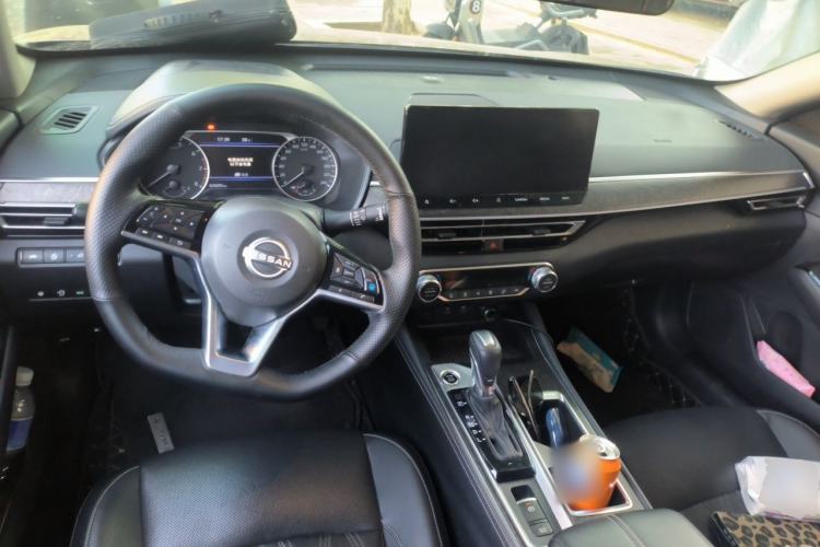 Used Nissan Teana 2022 2.0L XL-Upr Enjoyment Edition Center Console