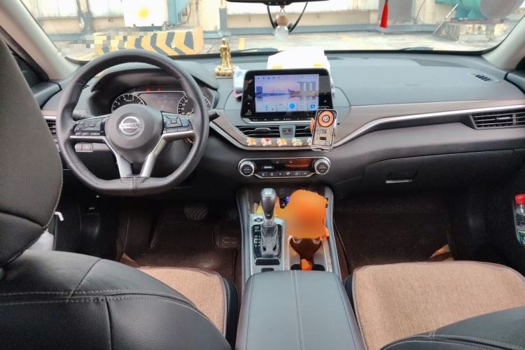 Used Nissan Teana 2022 2.0L XL-Upr Enjoyment Edition Center Console