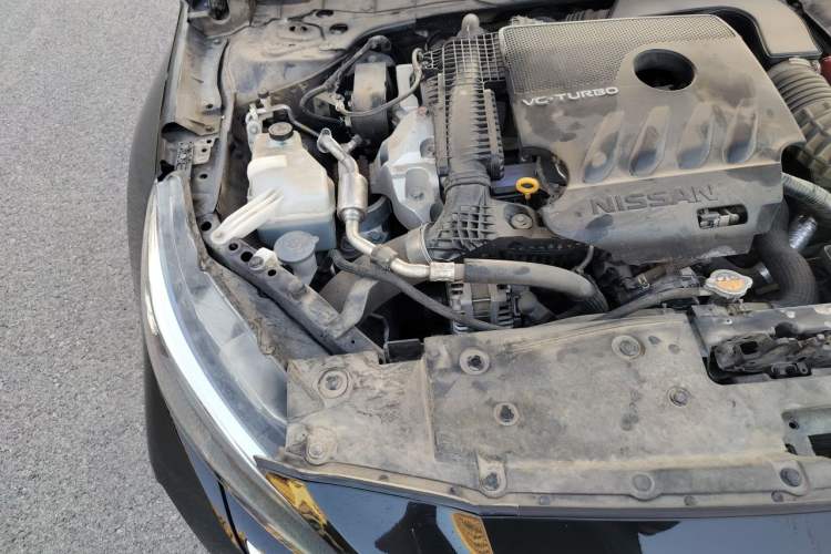 Used Nissan Teana 2022 2.0T XV Premium Edition Engine Bay Right