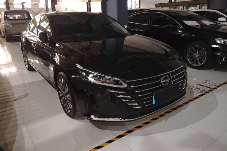 Used Nissan Teana 2022 2.0L XL-Upr Enjoyment Edition Front Right 45 Deg
