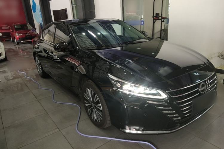 Used Nissan Teana 2022 2.0L XL-Upr Enjoyment Edition Front Right 45 Deg