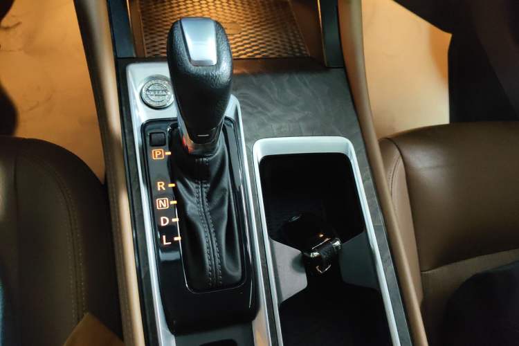 Used Nissan Teana 2022 2.0L XL-TLS Enjoyment Edition Gear Lever