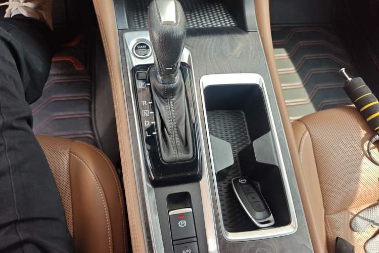 Used Nissan Teana 2022 2.0L XL-Upr Enjoyment Edition Gear Lever