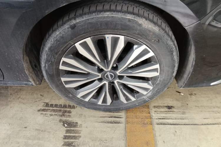 Used Nissan Teana 2022 2.0L XL-Upr Enjoyment Edition Right Front Wheel Hub
