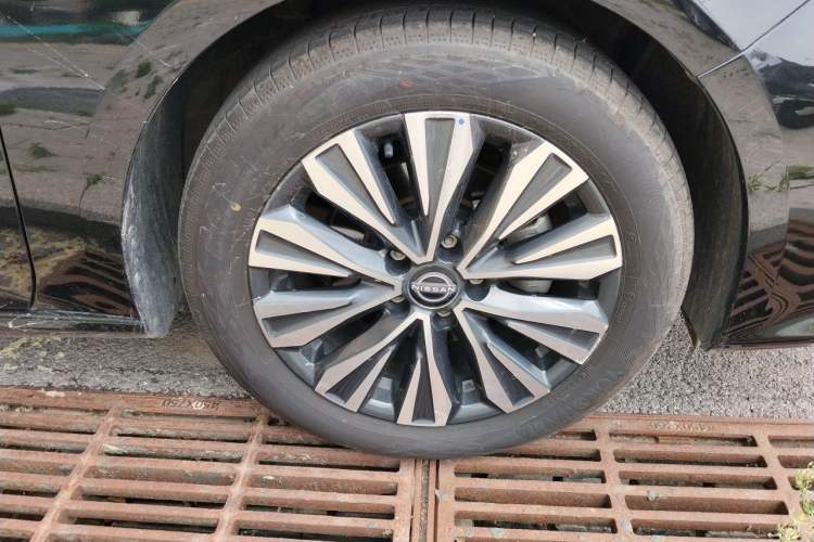 Used Nissan Teana 2022 2.0L XL-Upr Enjoyment Edition Right Front Wheel Hub