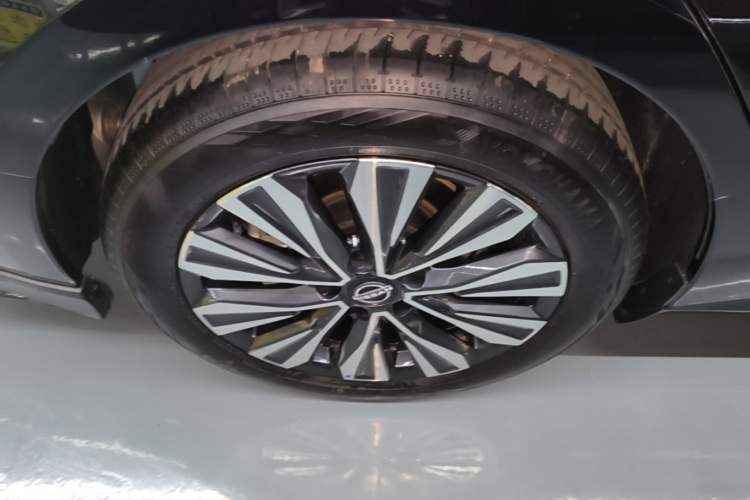 Used Nissan Teana 2022 2.0L XL-Upr Enjoyment Edition Right Rear Wheel Hub