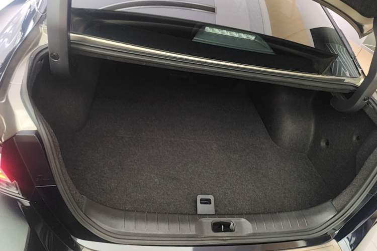 Used Nissan Teana 2022 2.0L XL-Upr Enjoyment Edition Trunk