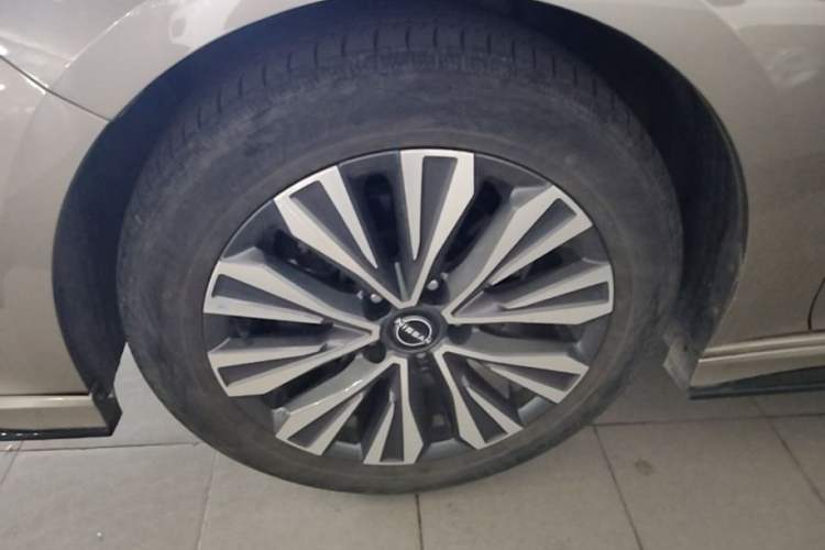 Used Nissan Teana 2022 2.0L XL-Upr Enjoyment Edition Left Front Wheel Hub