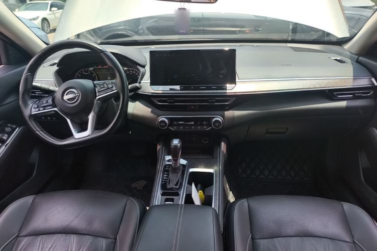 Used Nissan Teana 2022 2.0L XL-Upr Enjoyment Edition Center Console