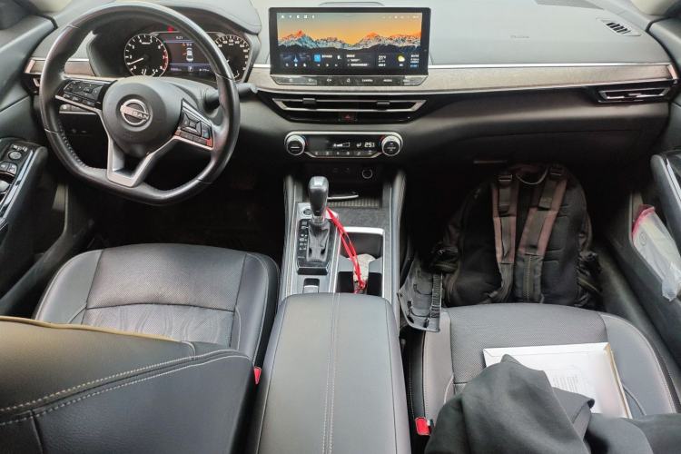 Used Nissan Teana 2022 2.0L XL-Upr Enjoyment Edition Center Console