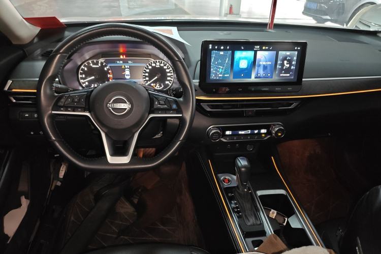 Used Nissan Teana 2022 2.0L XL-Upr Enjoyment Edition Center Console