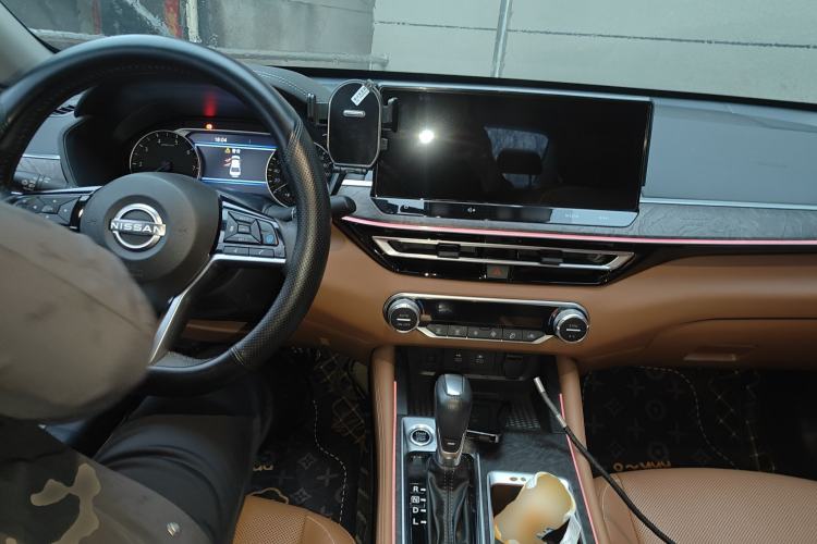 Used Nissan Teana 2022 2.0L XL-Upr Enjoyment Edition Center Console