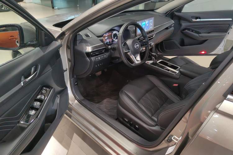 Used Nissan Teana 2022 2.0L XL-Upr Enjoyment Edition Driver Seat