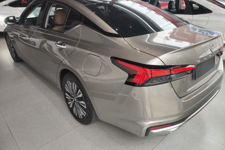 Used Nissan Teana 2022 2.0L XL-TLS Enjoyment Edition Exterior 2