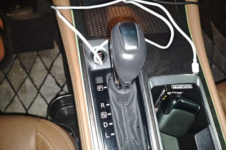 Used Nissan Teana 2022 2.0L XL-Upr Enjoyment Edition Gear Lever