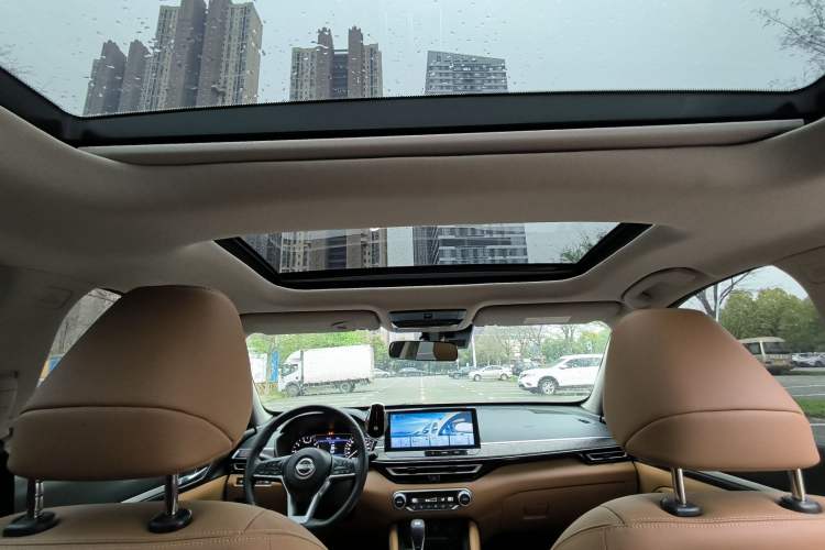 Used Nissan Teana 2022 2.0L XL-TLS Enjoyment Edition Headliner