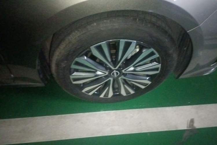 Used Nissan Teana 2022 2.0L XL-Upr Enjoyment Edition Right Front Wheel Hub
