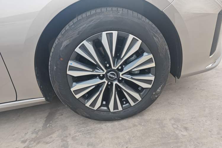 Used Nissan Teana 2022 2.0L XL-Upr Enjoyment Edition Right Front Wheel Hub