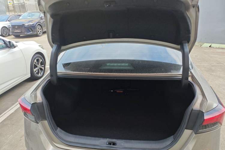 Used Nissan Teana 2022 2.0L XL-Upr Enjoyment Edition Trunk