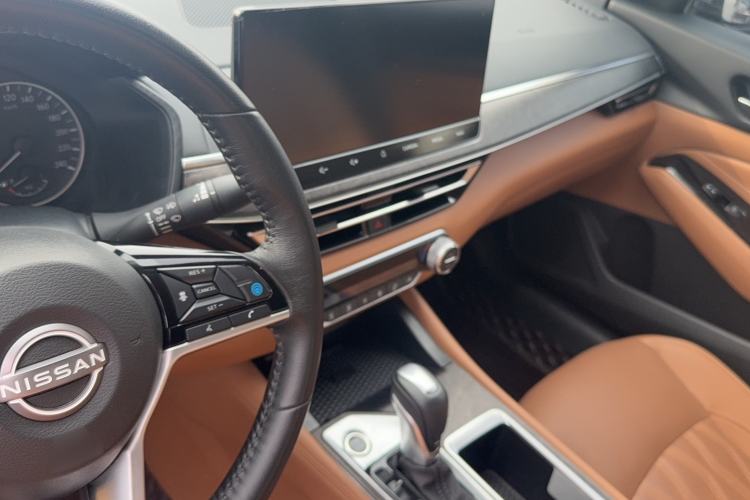 Used Nissan Teana 2022 2.0L XL-Upr Enjoyment Edition Audio And AC Panel