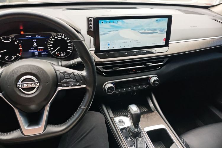 Used Nissan Teana 2022 2.0L XL-TLS Enjoyment Edition Center Console