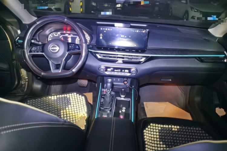 Used Nissan Teana 2022 2.0L XL-Upr Enjoyment Edition Center Console