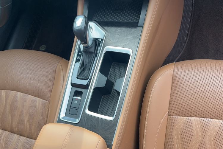 Used Nissan Teana 2022 2.0L XL-Upr Enjoyment Edition Gear Lever