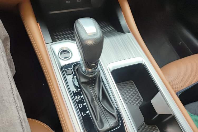 Used Nissan Teana 2022 2.0T XL Enjoyment Edition Gear Lever