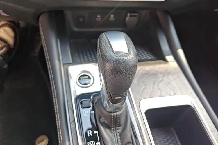 Used Nissan Teana 2022 2.0L XL-Upr Enjoyment Edition Gear Lever