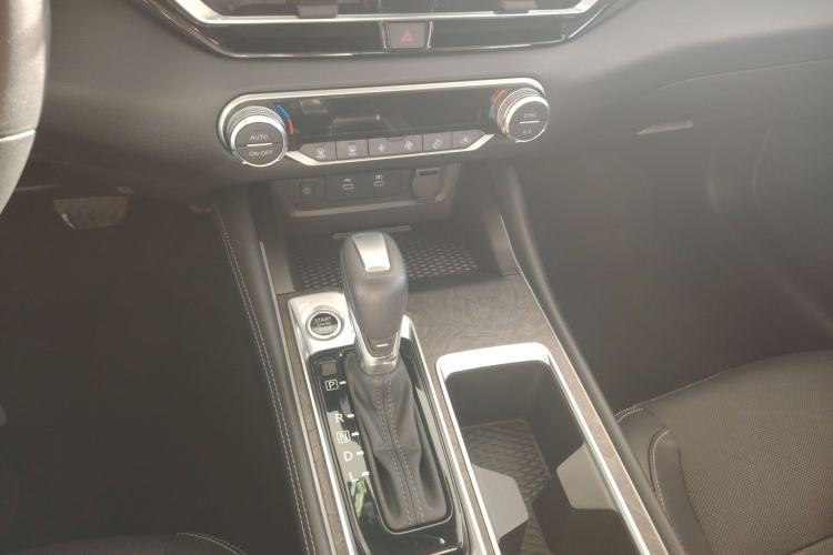 Used Nissan Teana 2022 2.0L XL-Upr Enjoyment Edition Gear Lever