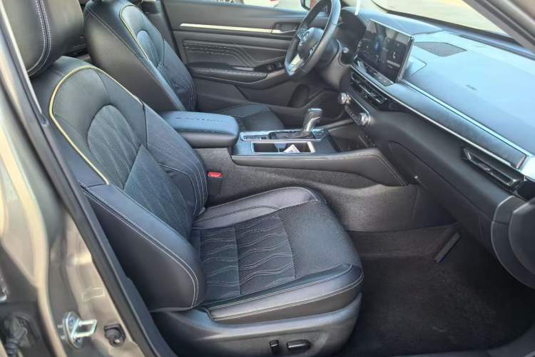 Used Nissan Teana 2022 2.0L XL-Upr Enjoyment Edition Interior 3