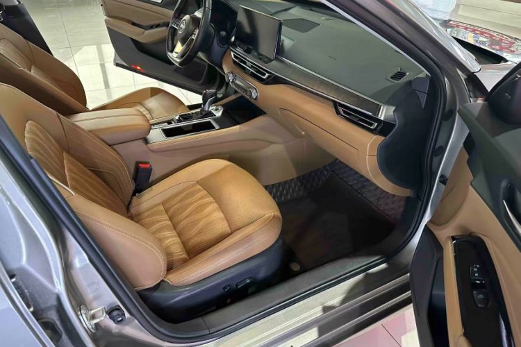 Used Nissan Teana 2022 2.0L XL-Upr Enjoyment Edition Interior 9