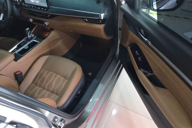 Used Nissan Teana 2022 2.0L XL-Upr Enjoyment Edition Right Front Seat