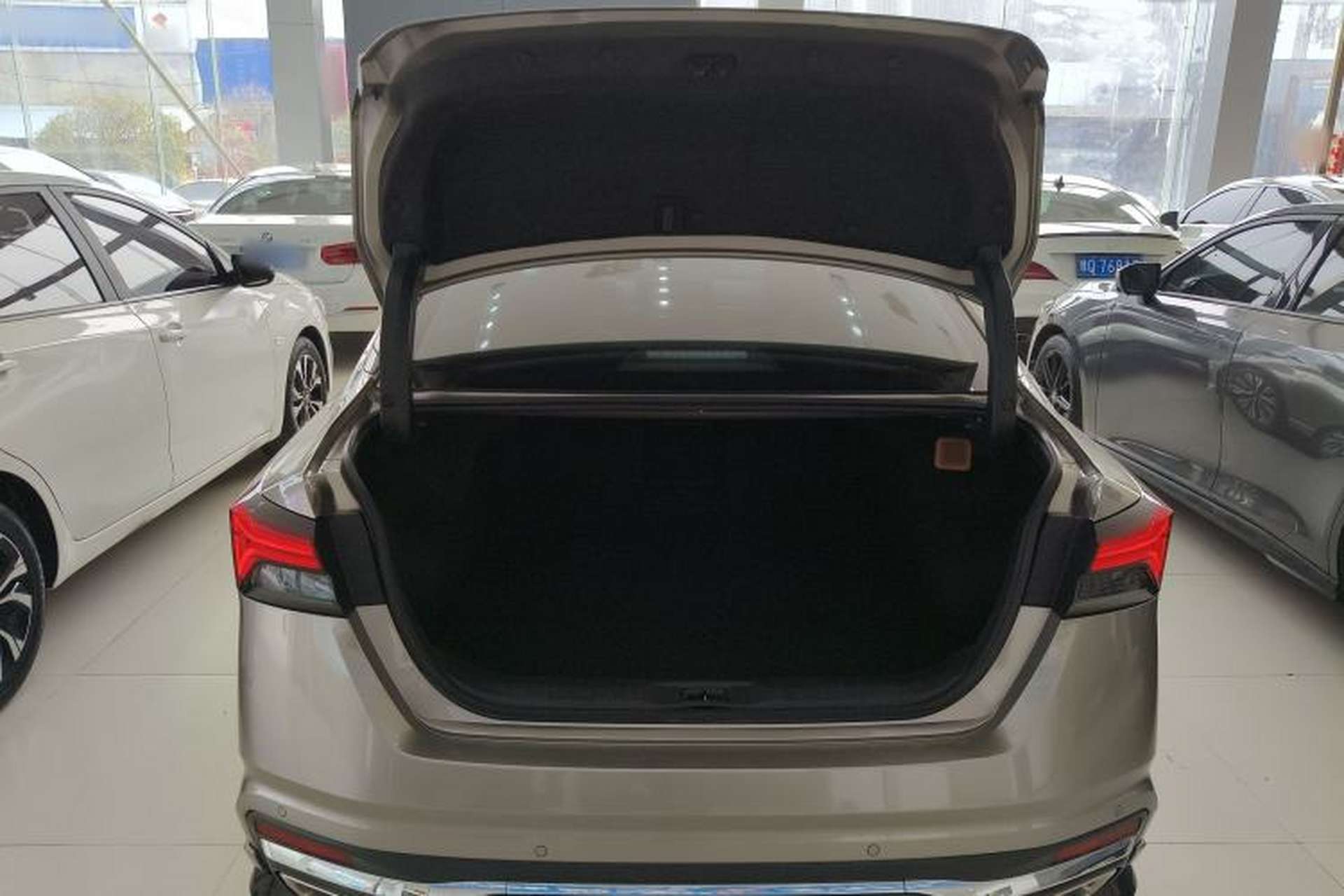 Used Nissan Teana 2022 2.0L XL-Upr Enjoyment Edition Trunk