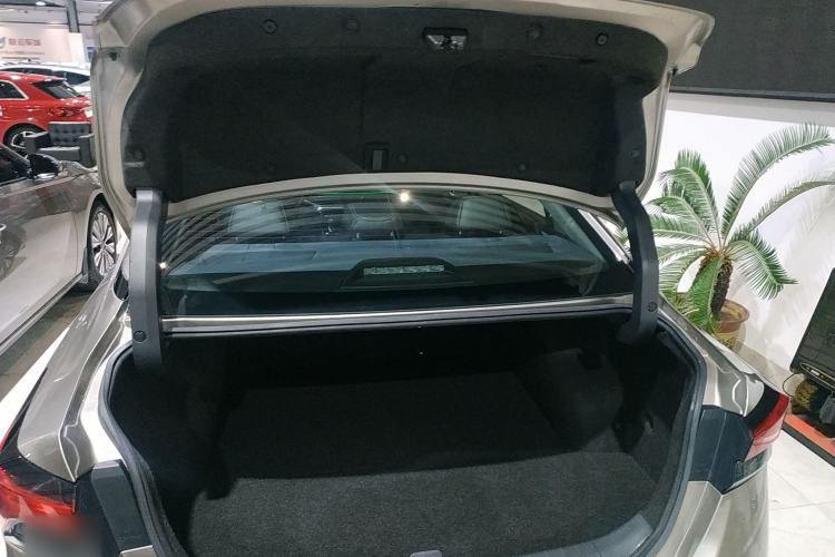 Used Nissan Teana 2022 2.0L XL-Upr Enjoyment Edition Trunk