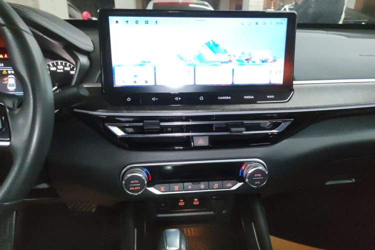 Used Nissan Teana 2022 2.0L XL-Upr Enjoyment Edition Audio And AC Panel