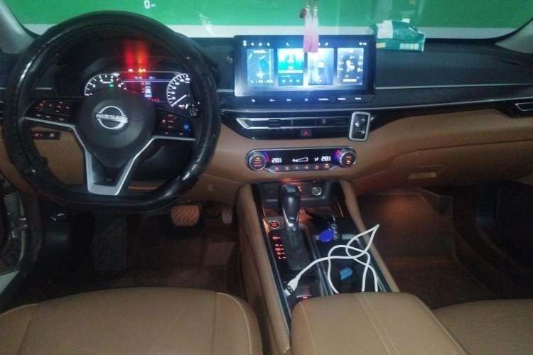 Used Nissan Teana 2022 2.0L XL-Upr Enjoyment Edition Center Console