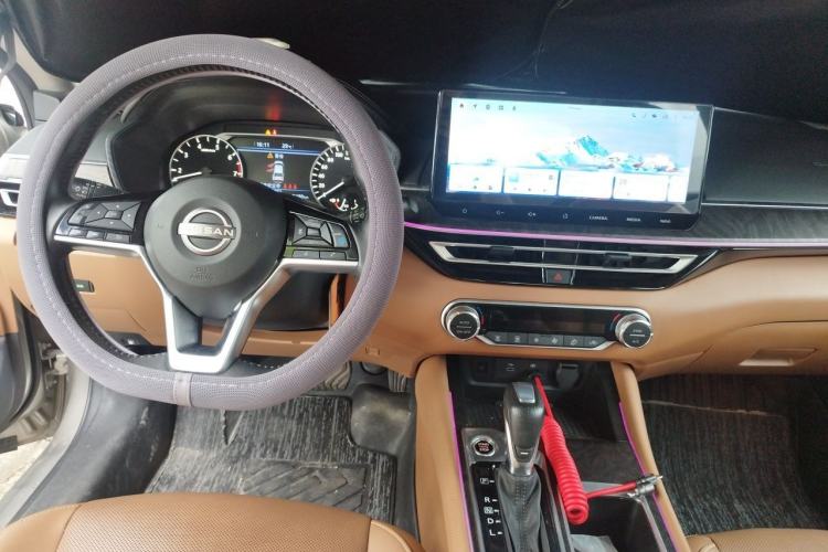 Used Nissan Teana 2022 2.0L XL-Upr Enjoyment Edition Center Console