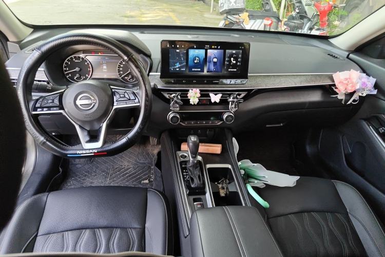 Used Nissan Teana 2022 2.0L XL-Upr Enjoyment Edition Center Console