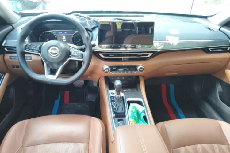 Used Nissan Teana 2022 2.0L XL-Upr Enjoyment Edition Center Console