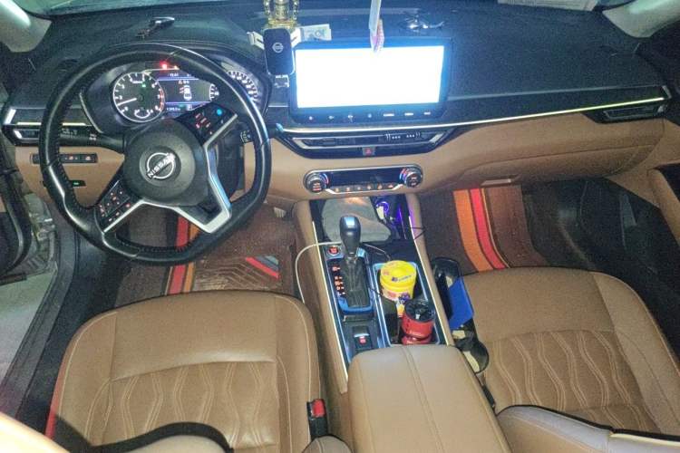 Used Nissan Teana 2022 2.0L XL-Upr Enjoyment Edition Center Console