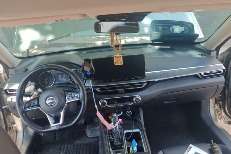 Used Nissan Teana 2022 2.0L XL-Upr Enjoyment Edition Center Console
