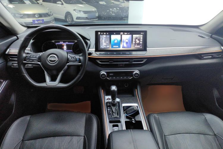 Used Nissan Teana 2022 2.0L XL-Upr Enjoyment Edition Center Console