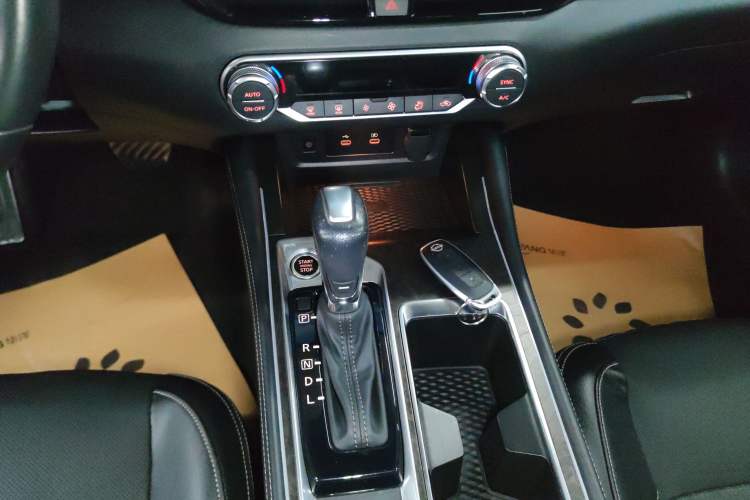 Used Nissan Teana 2022 2.0L XL-Upr Enjoyment Edition Gear Lever