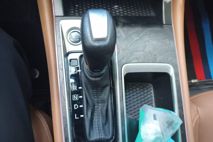 Used Nissan Teana 2022 2.0L XL-Upr Enjoyment Edition Gear Lever