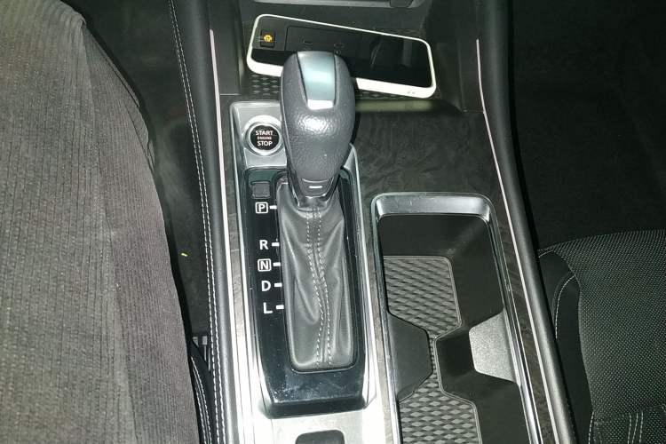 Used Nissan Teana 2022 2.0L XL-Upr Enjoyment Edition Gear Lever