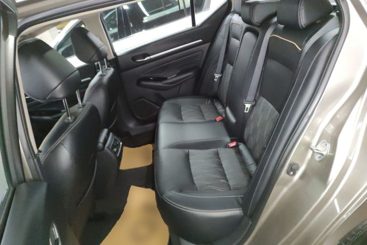 Used Nissan Teana 2022 2.0L XL-Upr Enjoyment Edition Interior 4