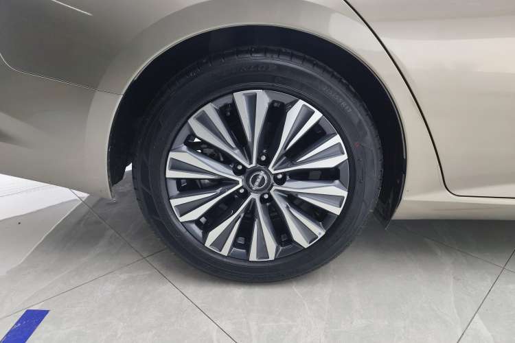Used Nissan Teana 2022 2.0L XL-Upr Enjoyment Edition Left Rear Wheel Hub