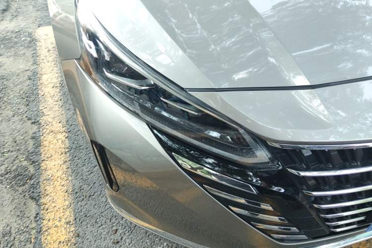 Used Nissan Teana 2022 2.0L XL-TLS Enjoyment Edition Right Front Headlight