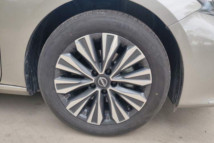 Used Nissan Teana 2022 2.0L XL-Upr Enjoyment Edition Right Front Wheel Hub